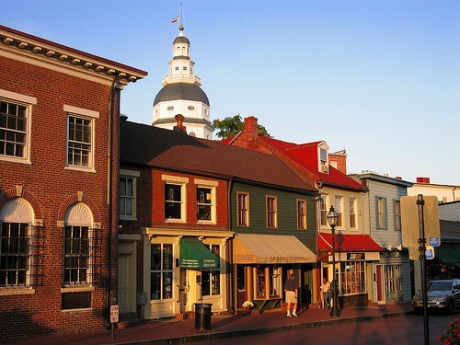 Colonial houses with the Capital Building in the background